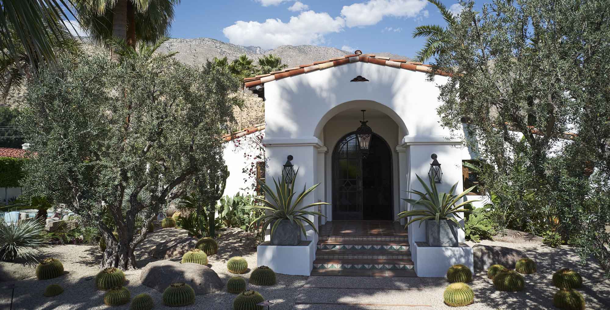 Palm Springs Mountain Views Hacienda
