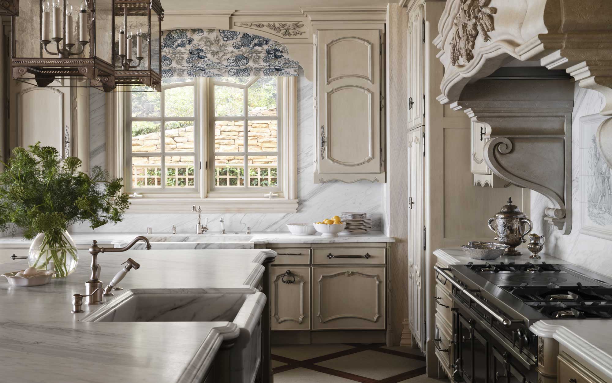 traditional kitchen traditional kitchen