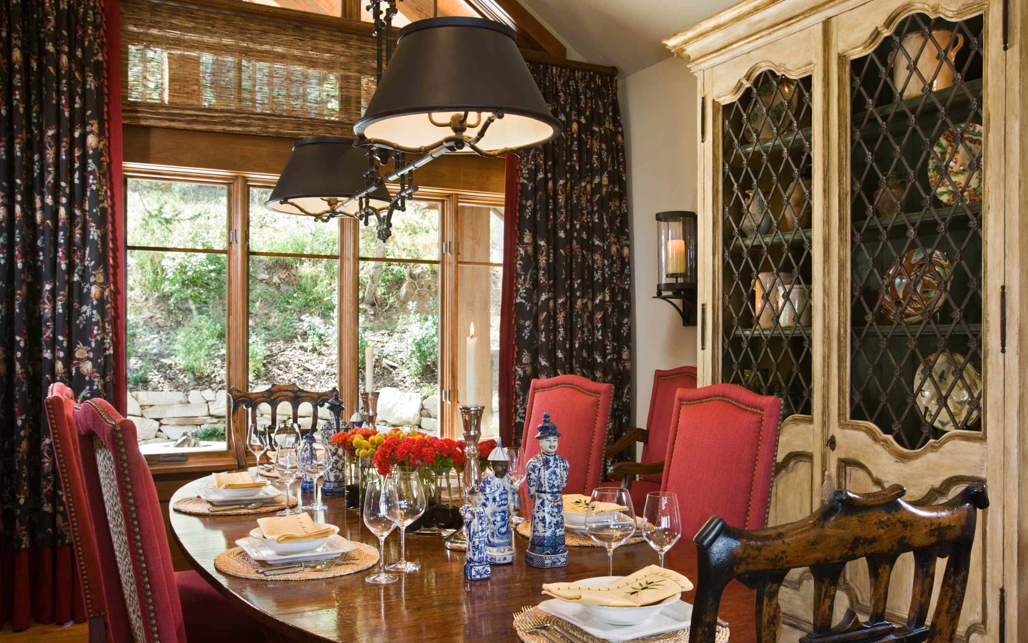 traditional diningroom table traditional diningroom table